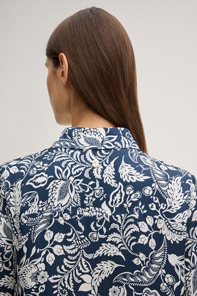 Fließende Bluse mit botanischem Muster