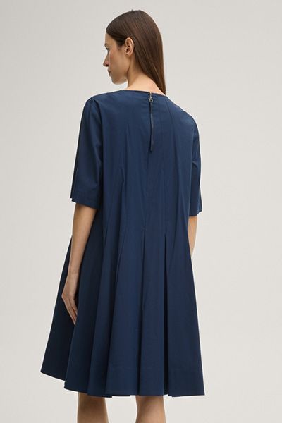 Minimalistisches A-Linien-Kleid mit Falten