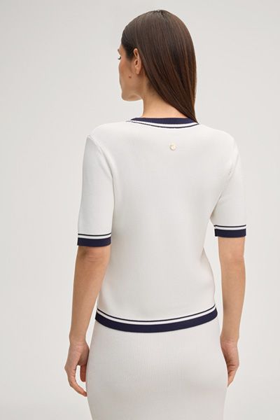 Geripptes Strickshirt mit Kontraststreifen