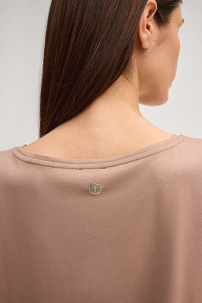 Elegantes Satin-Top mit Jersey-Rücken