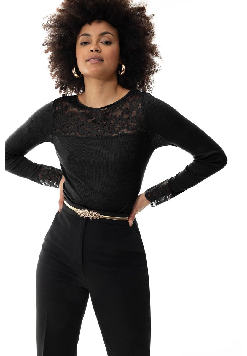 Elegantes Rippen-Shirt mit Spitze