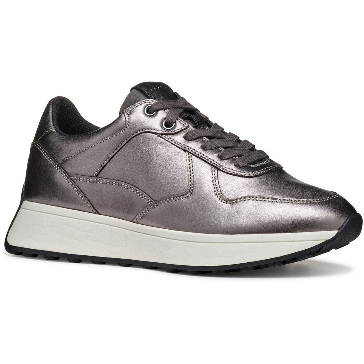 Metallische Sneaker im Retro-Stil
