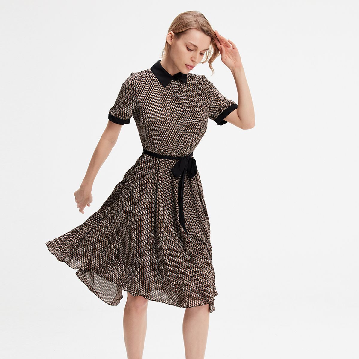 Geometrisches Print-Hemdblusenkleid