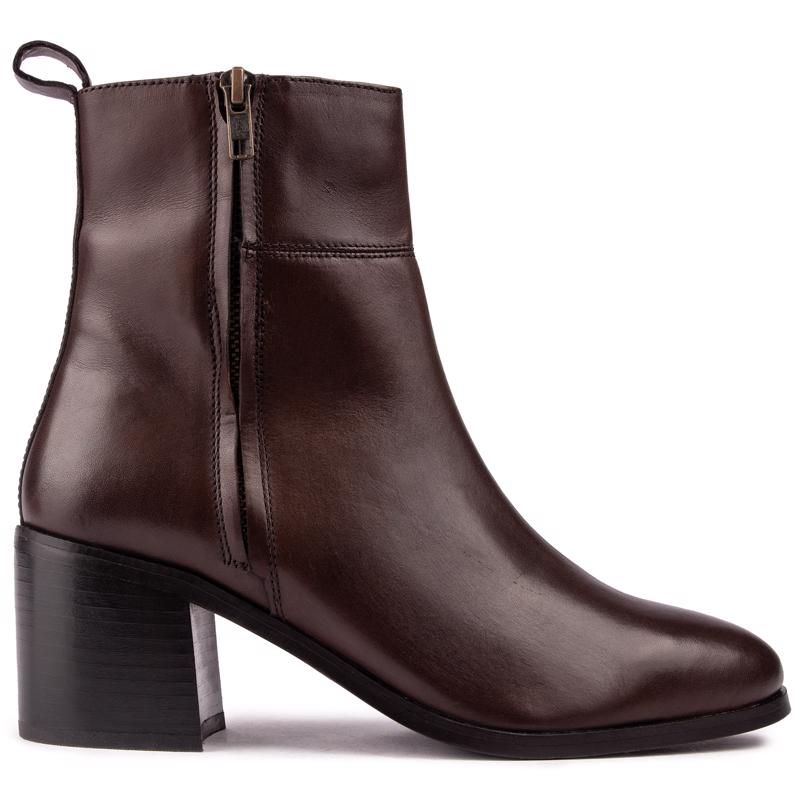 Elegante Lederstiefel mit Blockabsatz