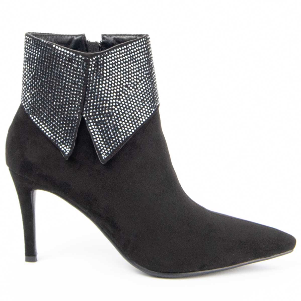 Stiefeletten mit Strasskragen und spitzer Kappe