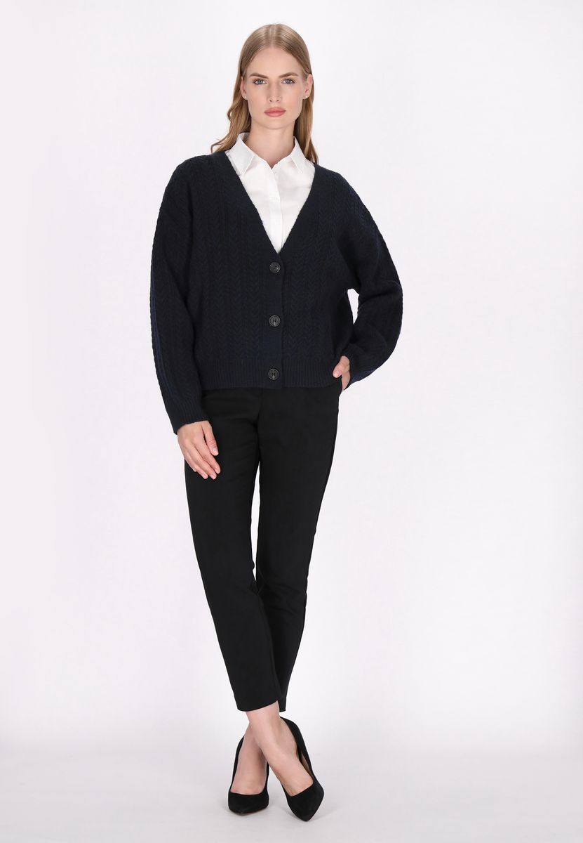 Klassischer Cardigan mit Zopfmuster
