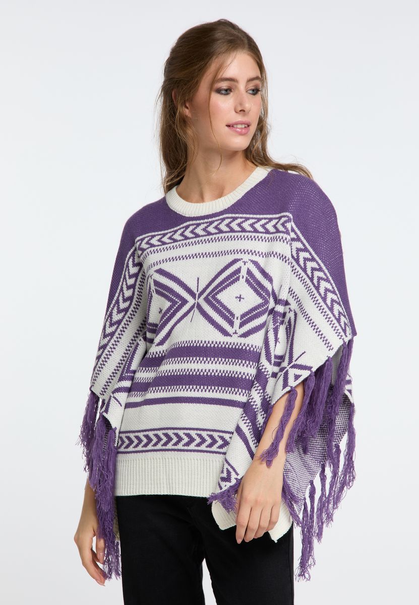 Strickponcho im Boho-Stil mit Fransen