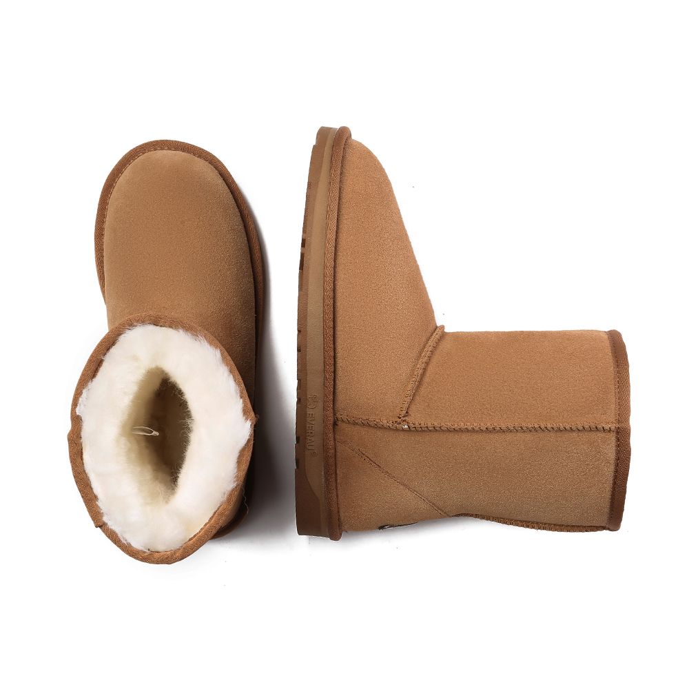 Kurze klassische Lammfell-Stiefel