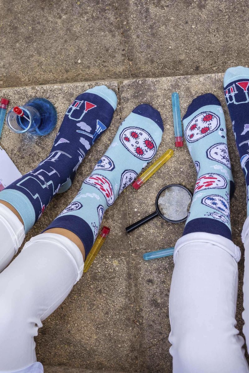 Ungleiche Labor Motiv Socken
