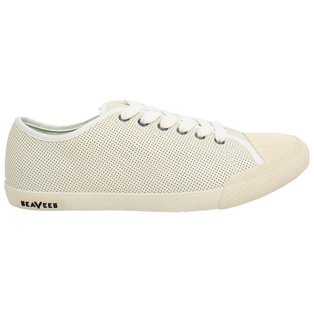 Perforierte Low-Top-Plimsolls aus Leder