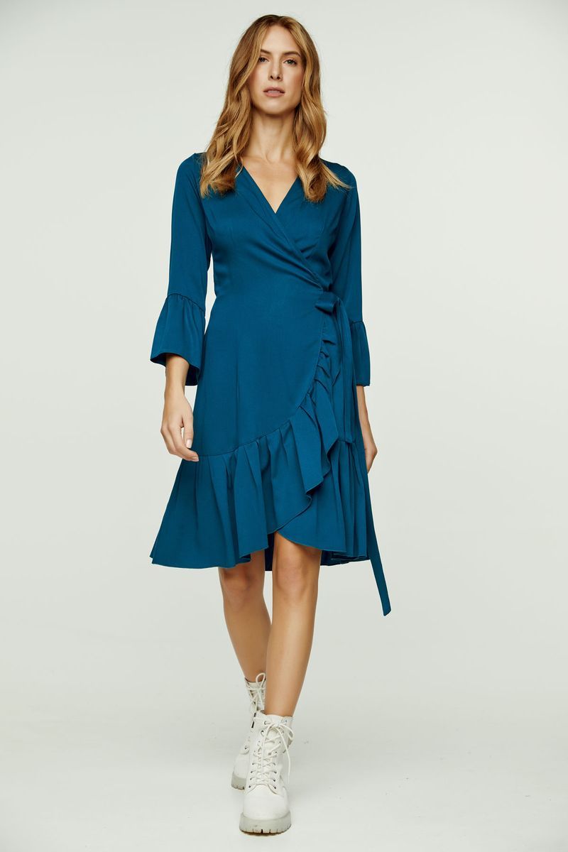 Wickelkleid mit Rüschen und Glockenärmeln
