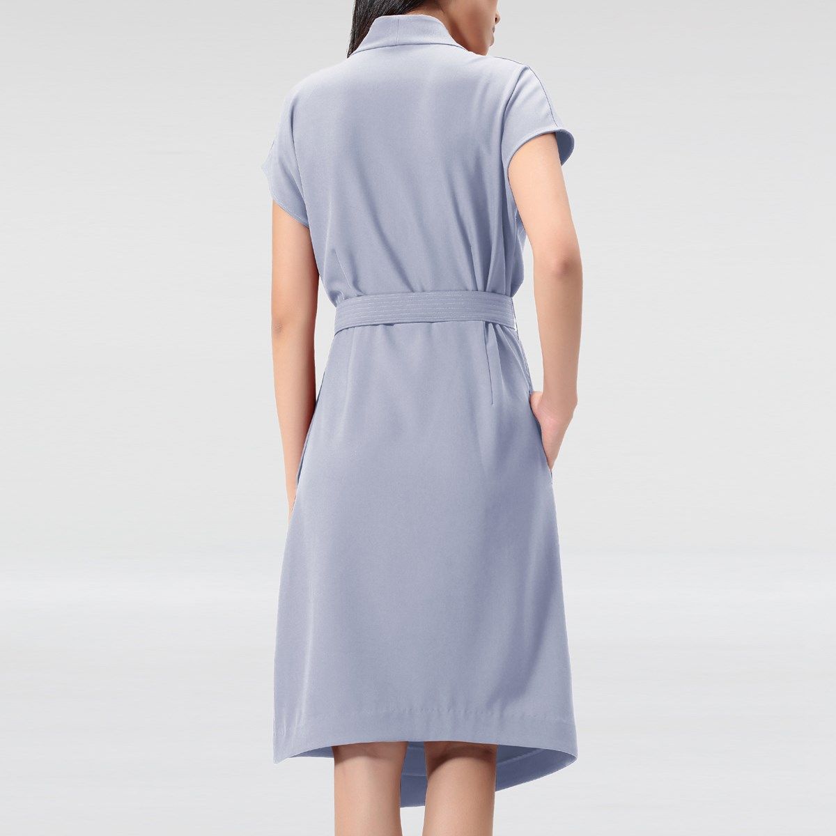 Elegantes Midikleid in Wickeloptik