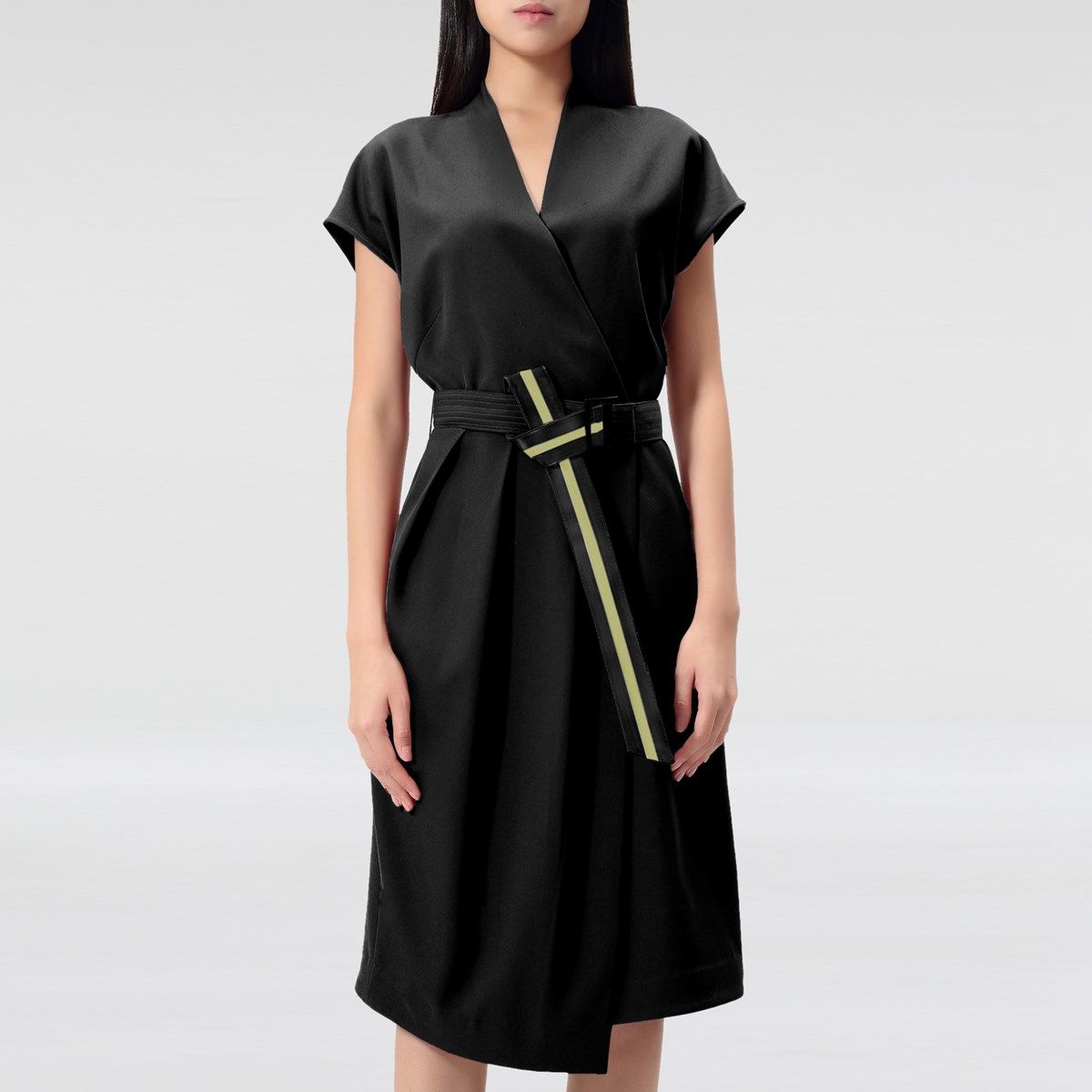 Elegantes Midikleid in Wickeloptik