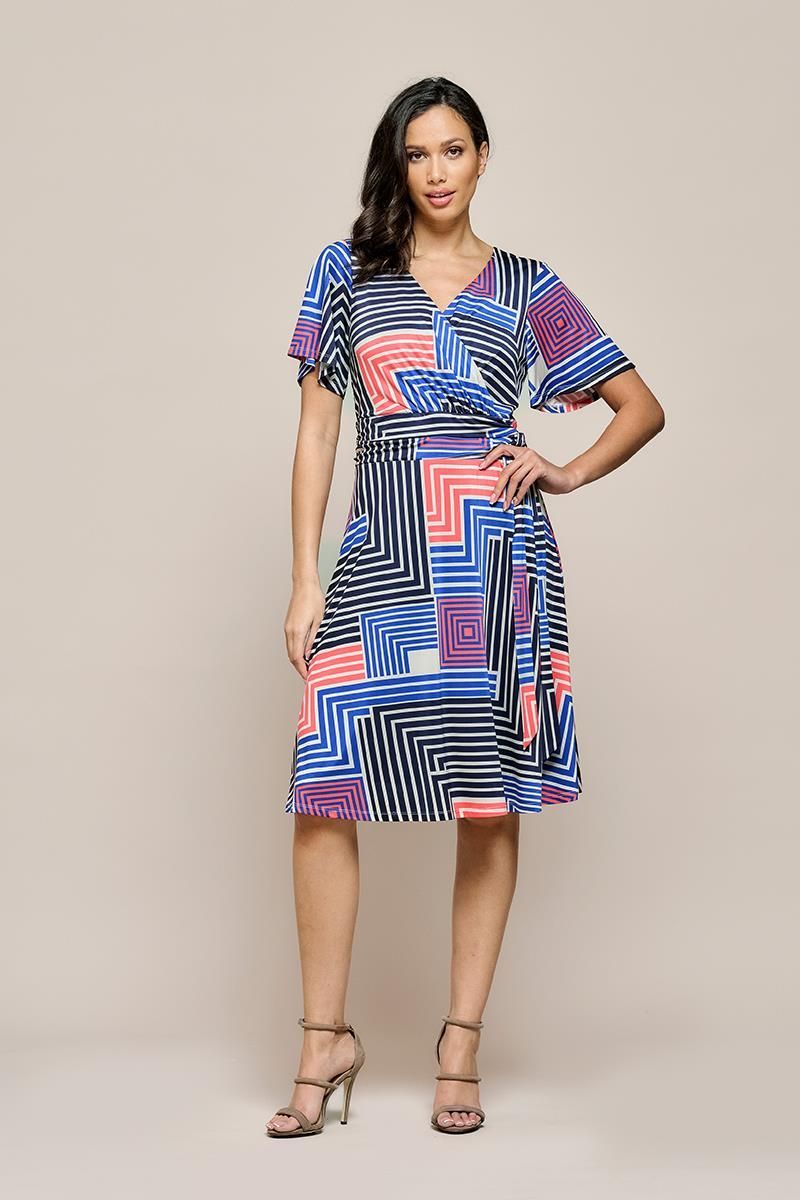 Wickelkleid mit geometrischem Muster
