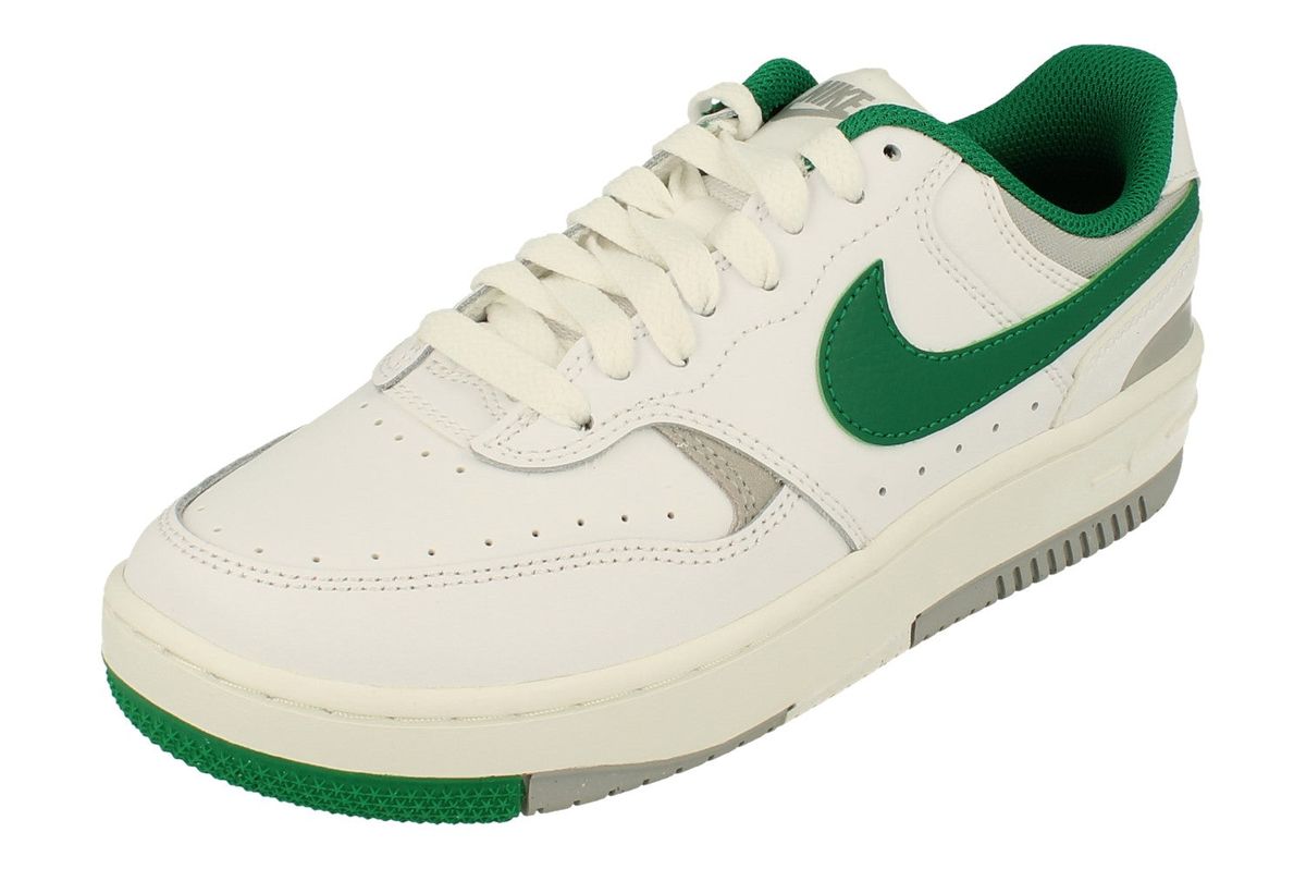 Retro-Inspirierter Court-Sneaker mit Lagen-Optik