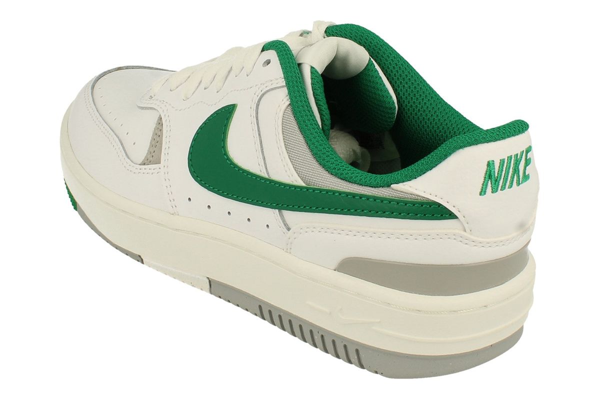 Retro-Inspirierter Court-Sneaker mit Lagen-Optik