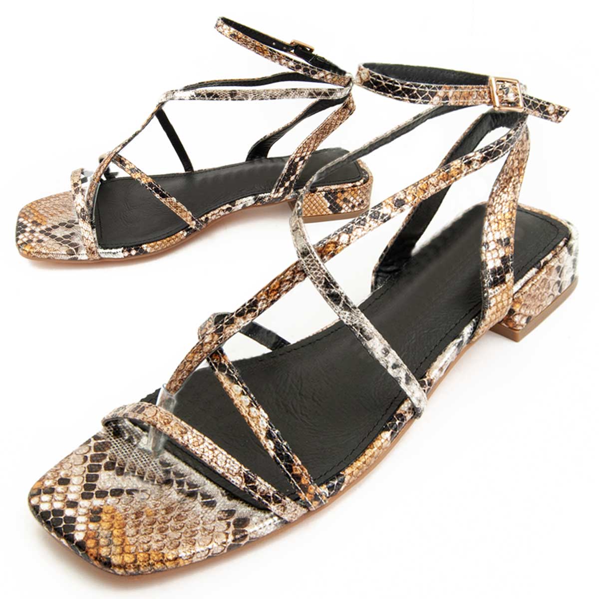 Riemchen-Sandalen mit Schlangenmuster