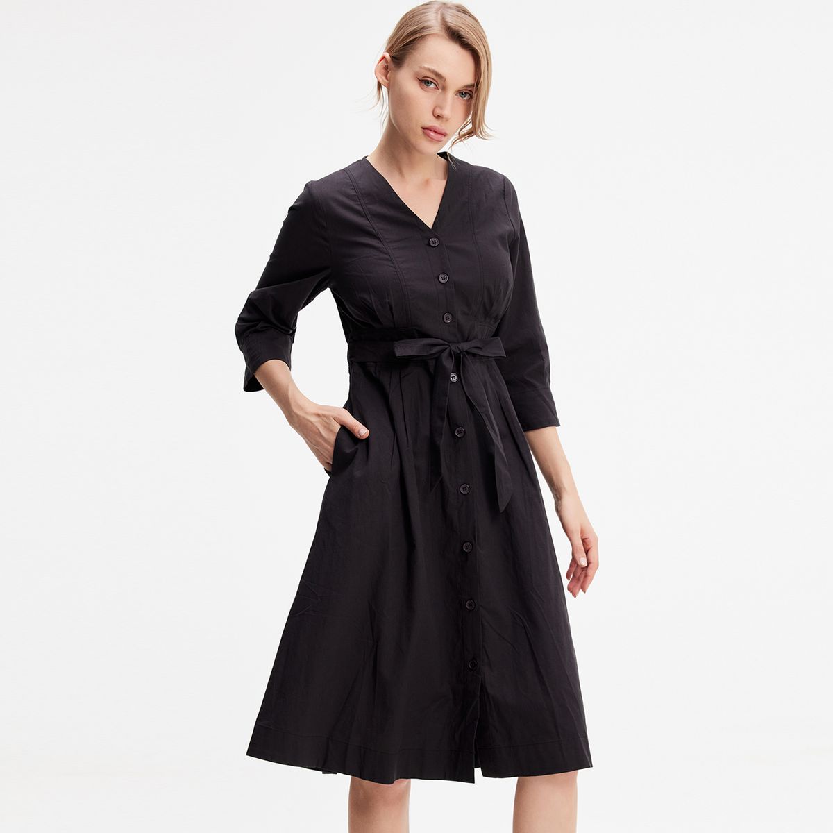 Minimalistisches Hemdblusenkleid mit Gürtel