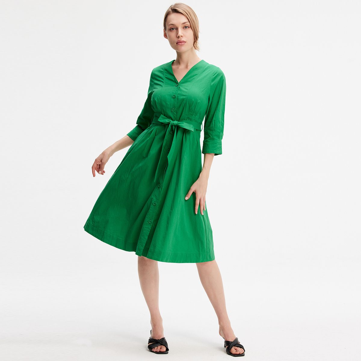 Minimalistisches Hemdblusenkleid mit Gürtel