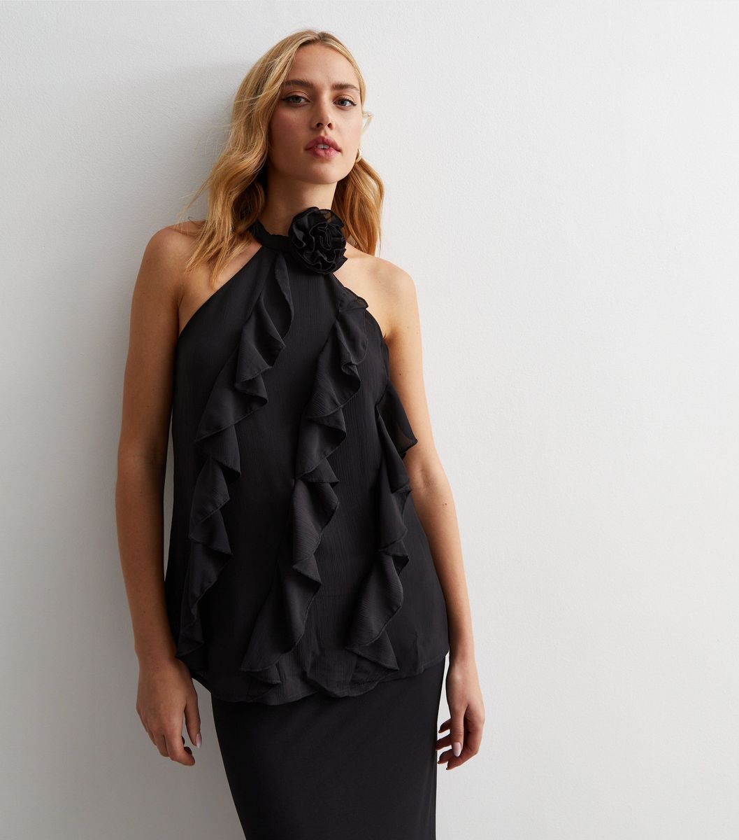 Neckholder-Top mit Rüschen und Blume