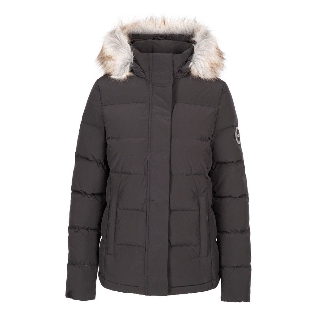 Isolierte gesteppte Daunen-Winterjacke