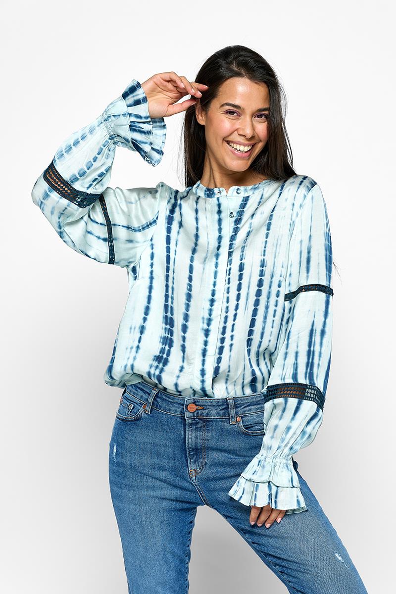 Batik-Bluse mit Rüschenbündchen