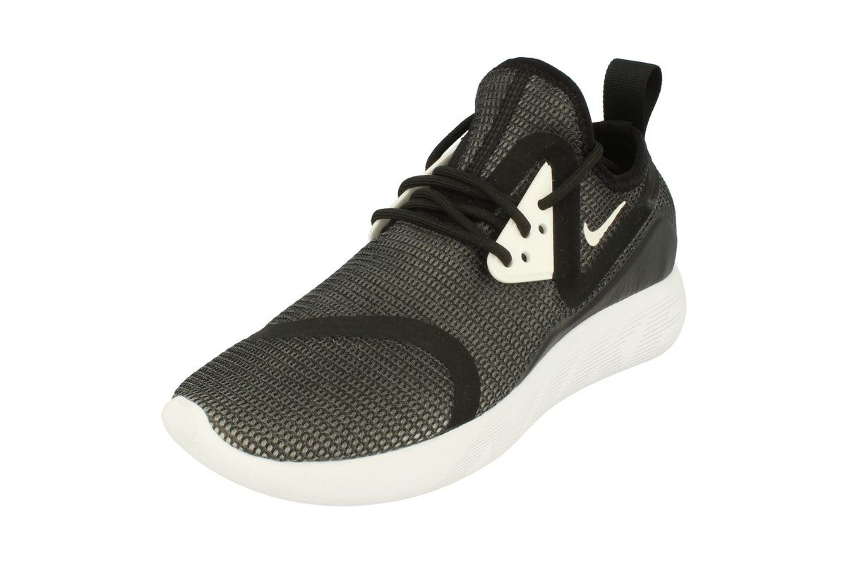 Atmungsaktive Lunarcharge Strick-Sneaker