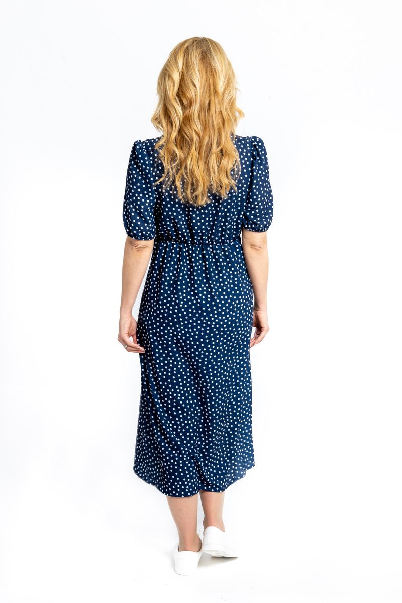 Gepunktetes Midikleid mit V-Ausschnitt