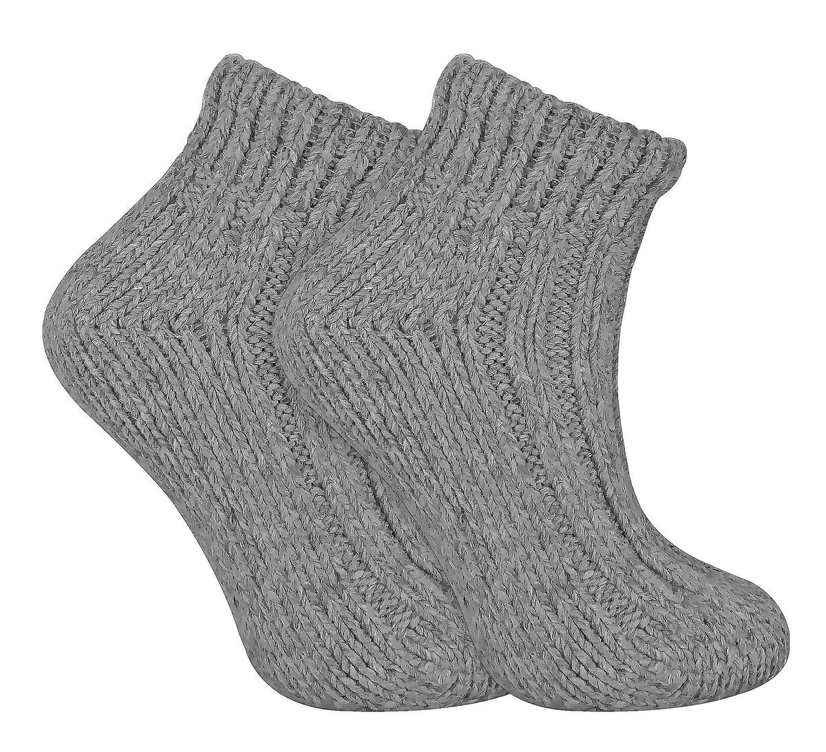 Grob gerippte Strick-Knöchelsocken