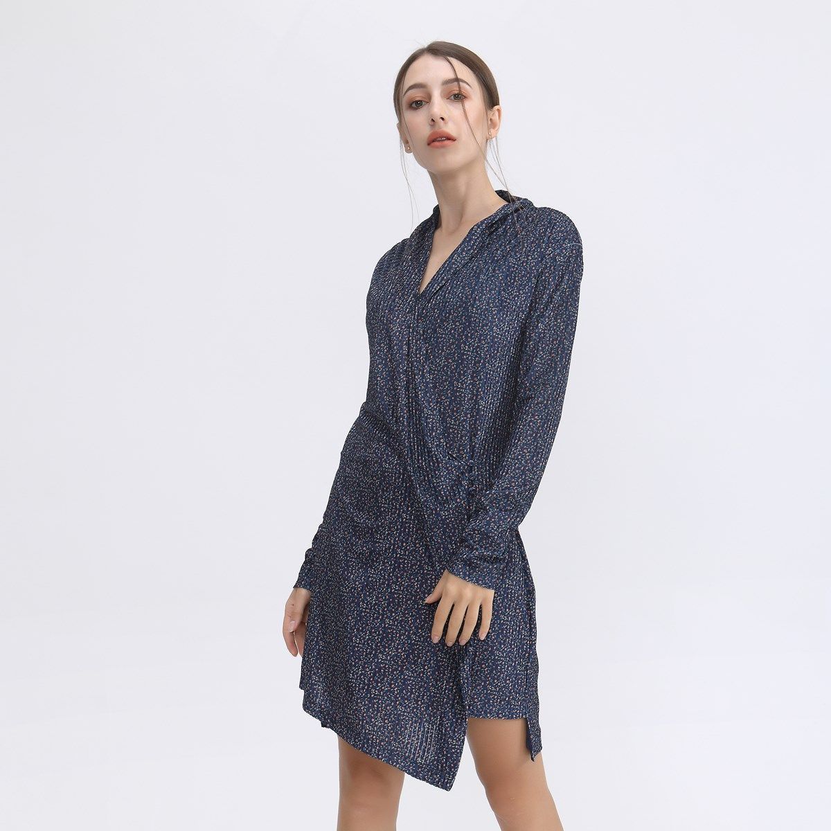 Drapiertes Samtkleid mit Liberty-Druck