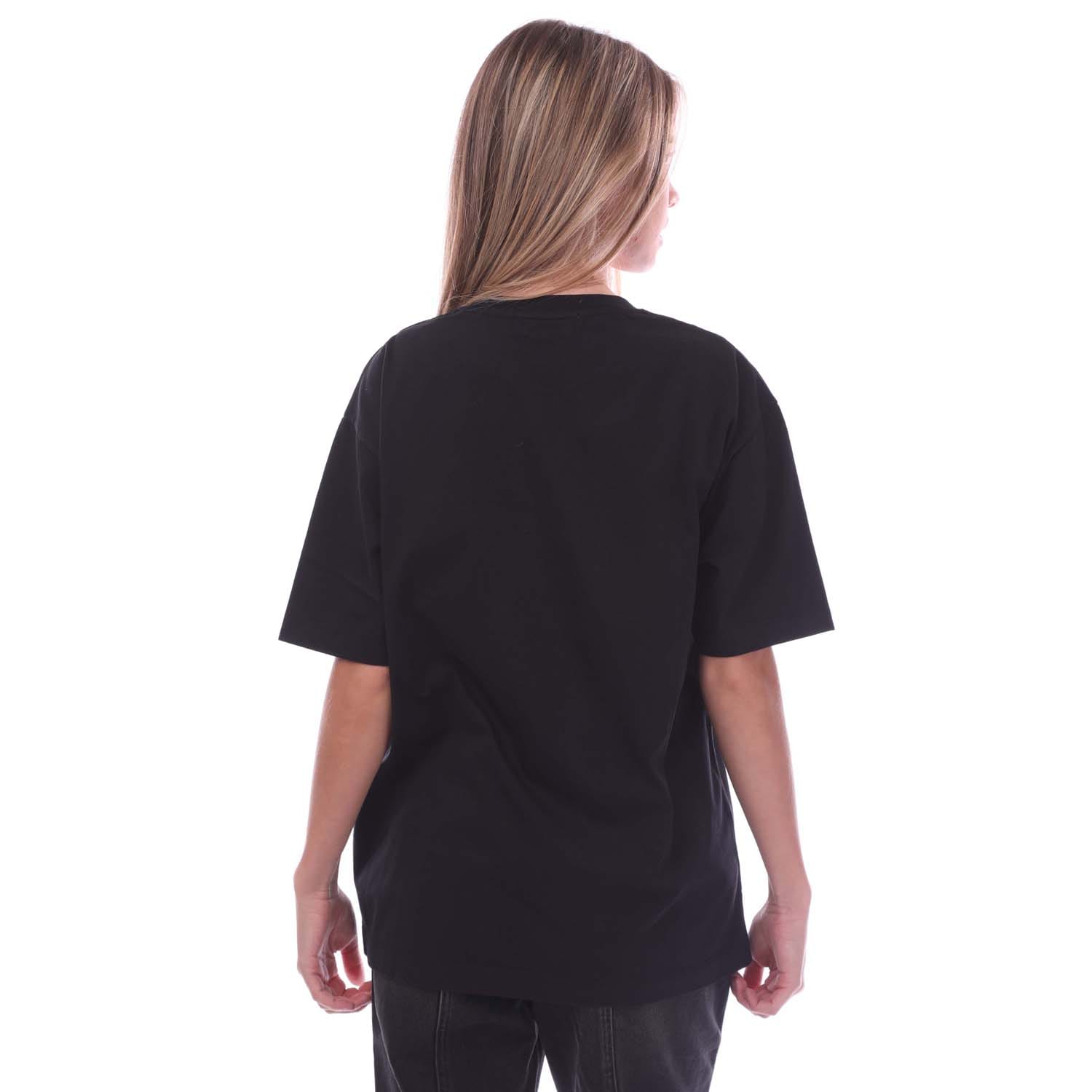 Minimalistisches T-Shirt mit Stickerei