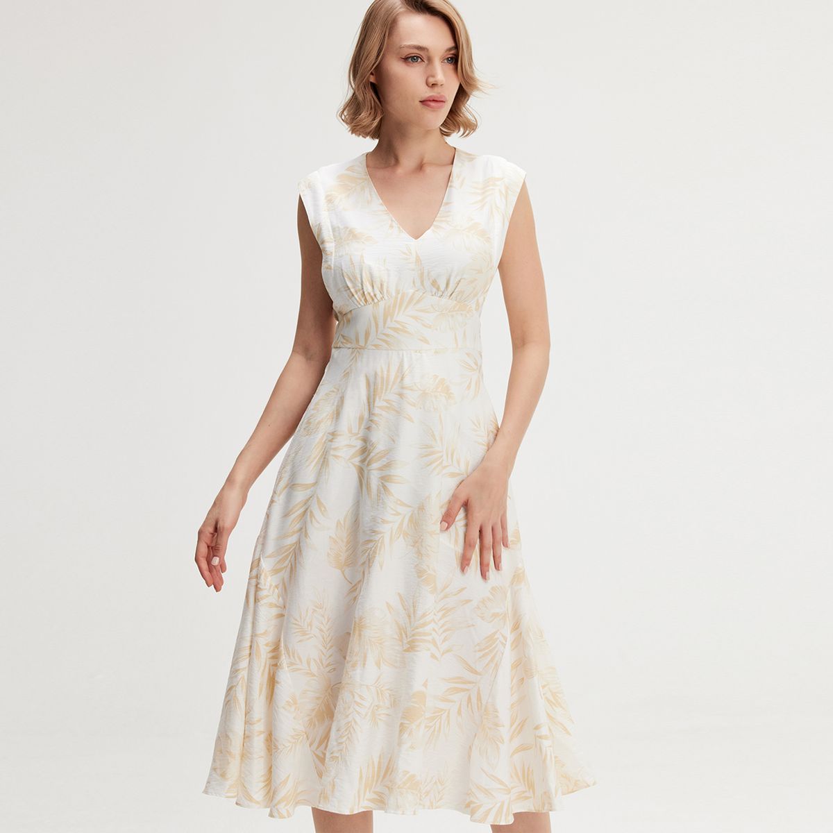 Midikleid mit tropischem Blattmuster