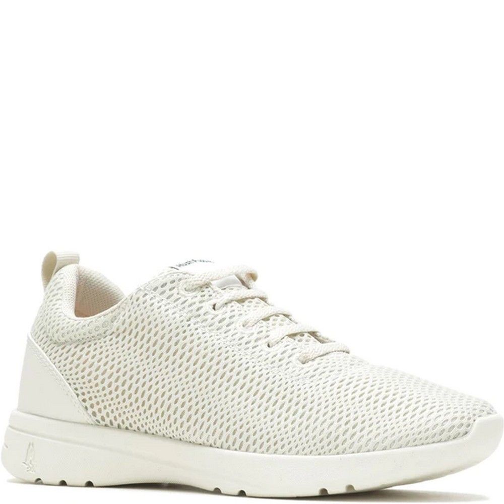 Schnürsneaker aus recyceltem Mesh