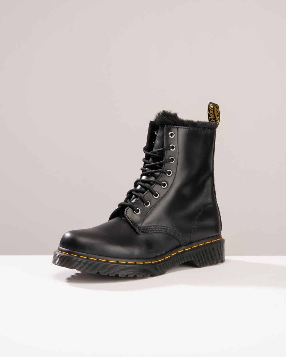 Gefütterte Leder-Schnürstiefel