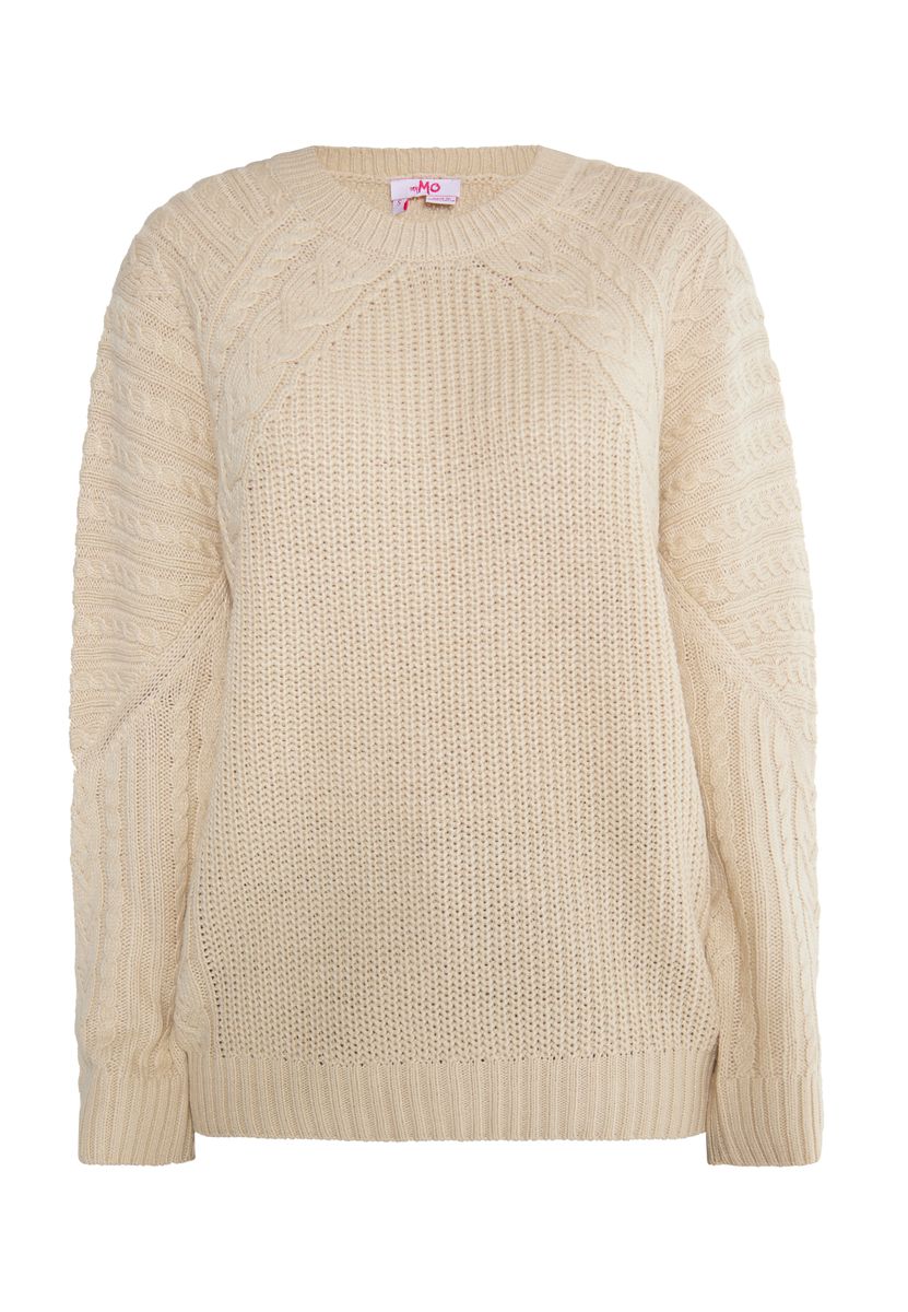 Klassischer Raglan-Zopfstrickpullover in Creme