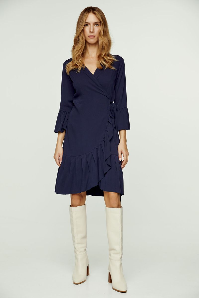 Elegantes Wickelkleid mit Glockenärmeln