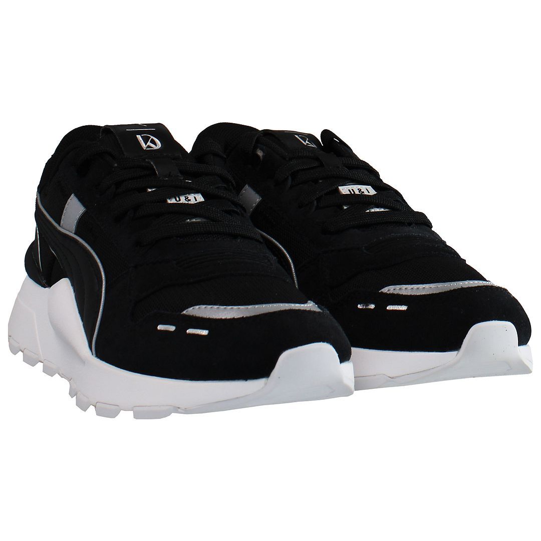 Klobige Mesh- und Wildleder-Sneaker