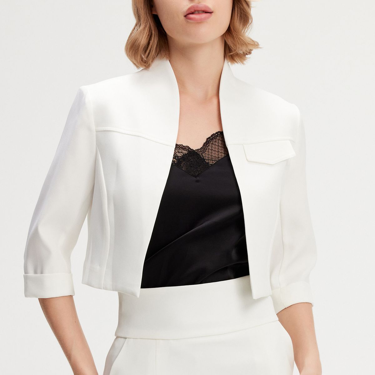 Minimalistische Kurzjacke im Bolero-Stil