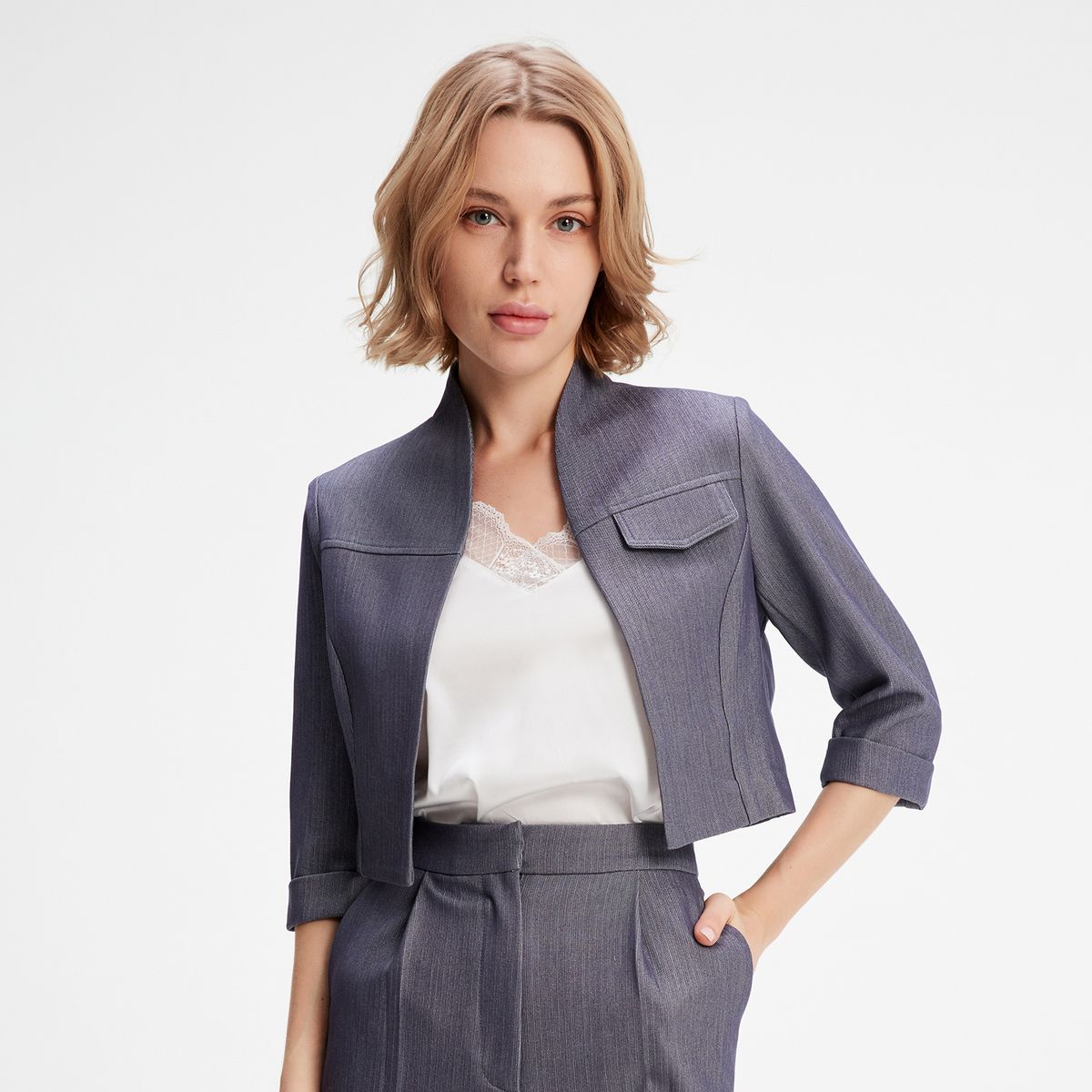Minimalistische Kurzjacke im Bolero-Stil