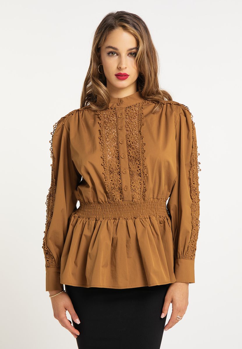 Schößchenbluse mit Spitzenbesatz und Smok-Detail