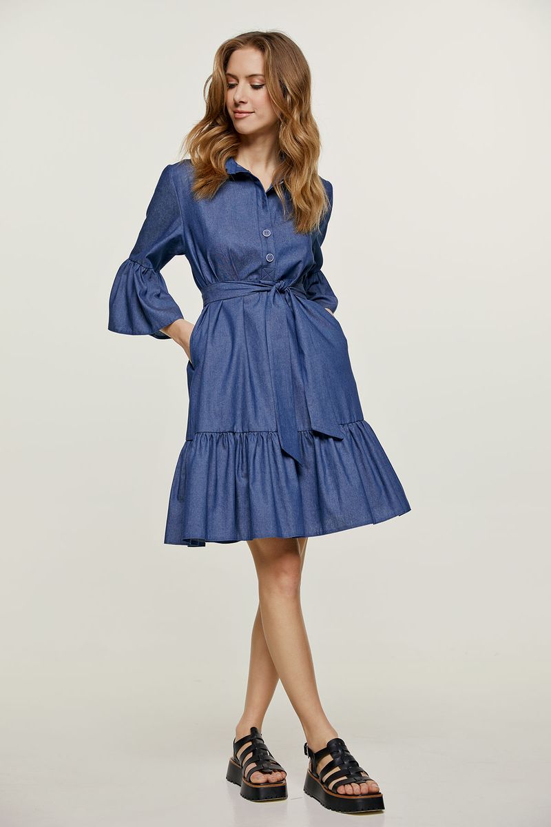 Denimkleid mit Glockenärmeln und Rüschensaum