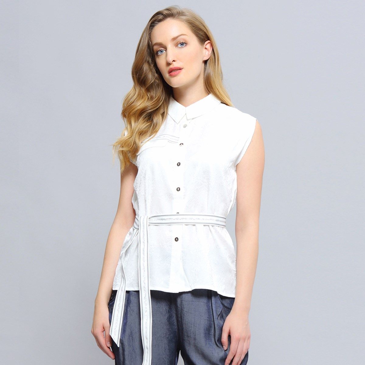 Ärmelloses Jacquard-Top mit Gürtel