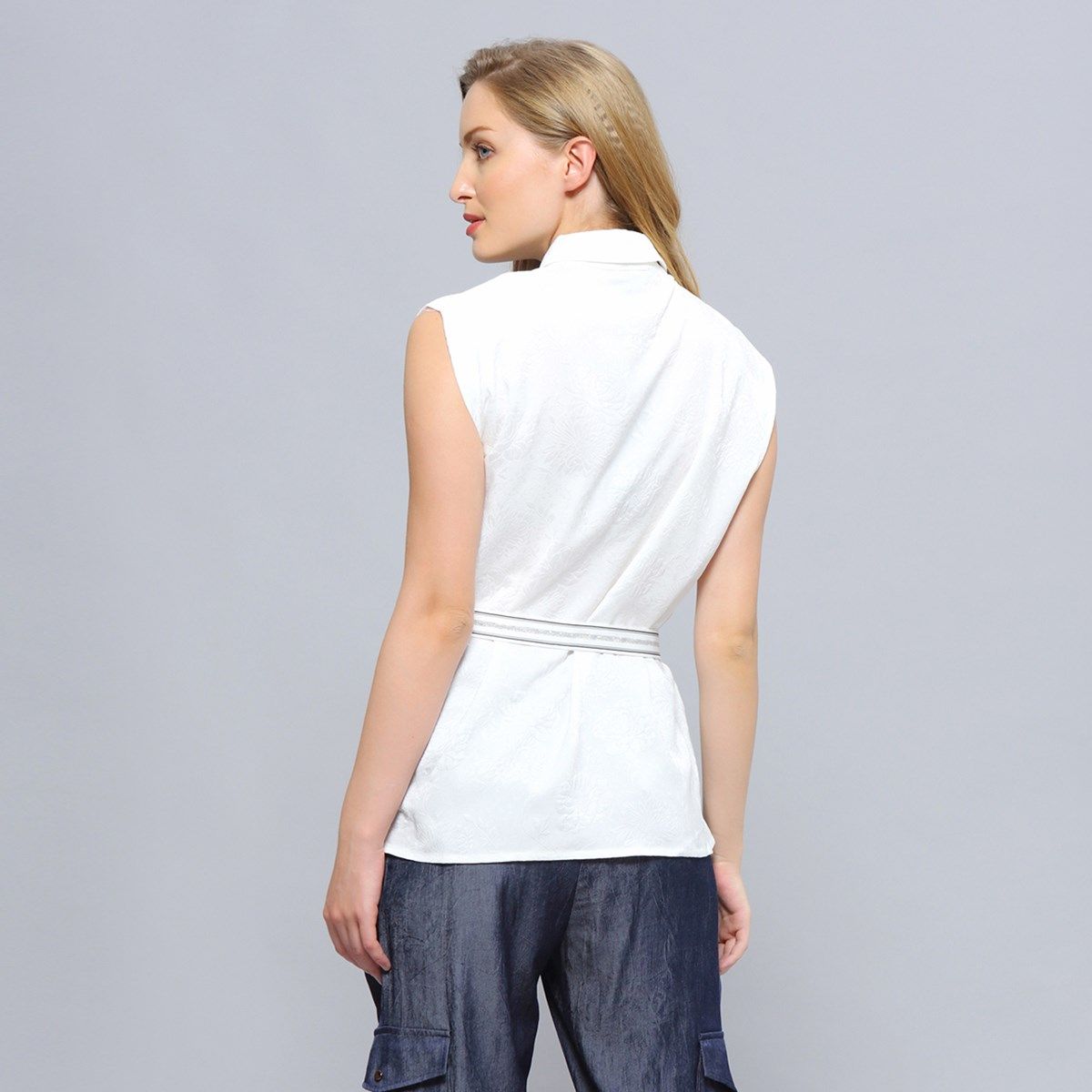 Ärmelloses Jacquard-Top mit Gürtel