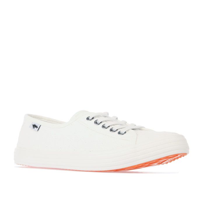 Flache Slipper mit Lochstickerei