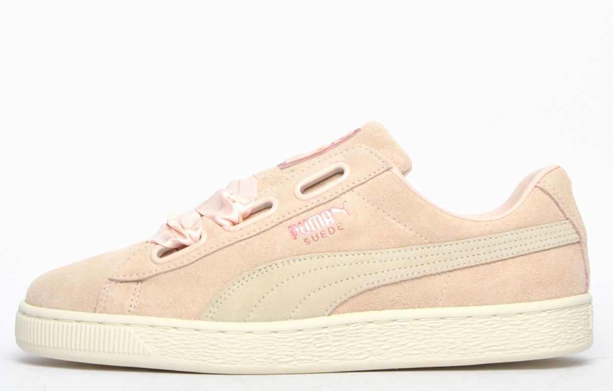 Wildleder-Sneaker mit Satinschleifen-Schnürsenkeln