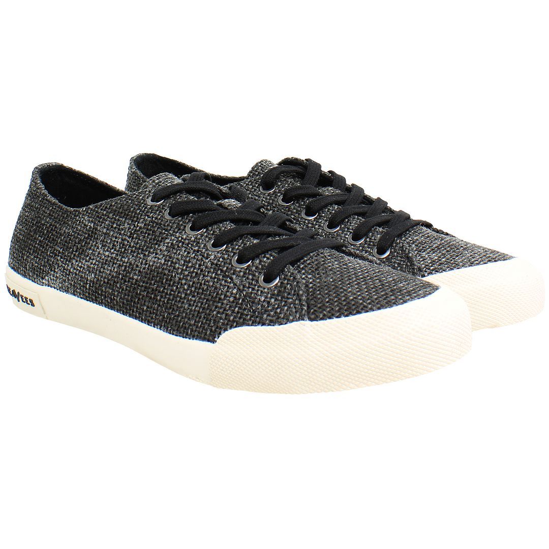 Texturierte Low-Top-Sneaker zum Schnüren