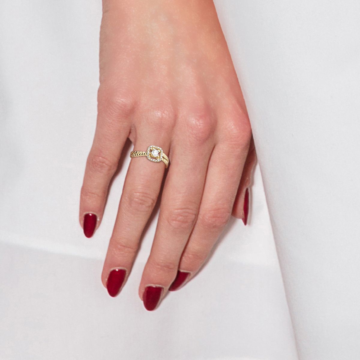 Eleganter Diamant Solitärring mit Halo