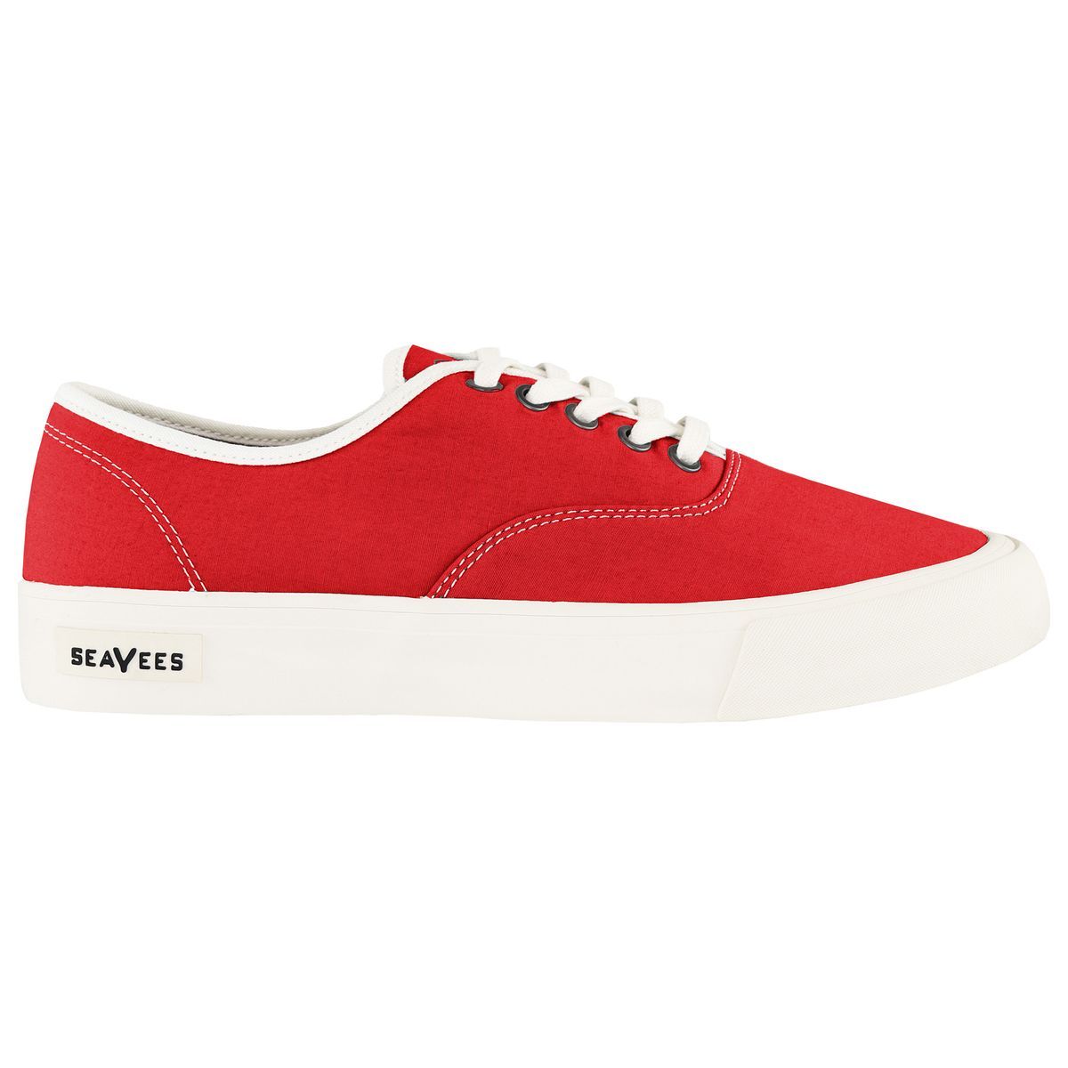 Klassische Schnürsneaker aus Canvas