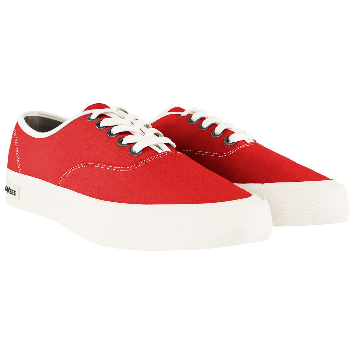 Klassische Schnürsneaker aus Canvas