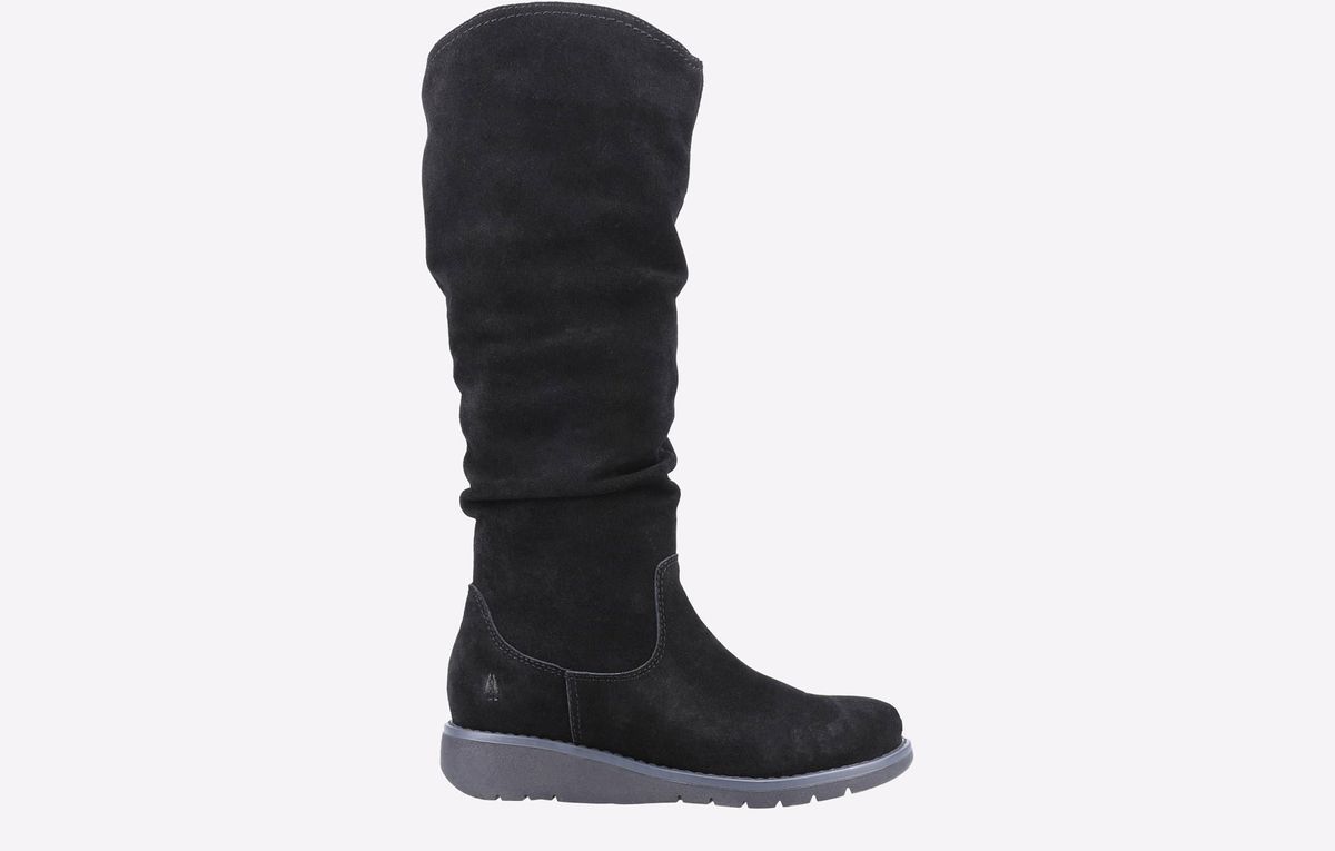Slouchige Wildlederstiefel mit Keilabsatz
